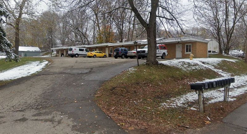 Vans Motel (Eagles Nest Apartments) - Street View (newer photo)